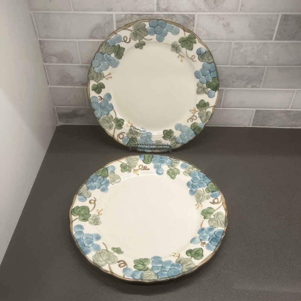 2~Vtg METLOX POPPYTRAIL SCULPTURED GRAPE DINNER PLATE 10 1/2"